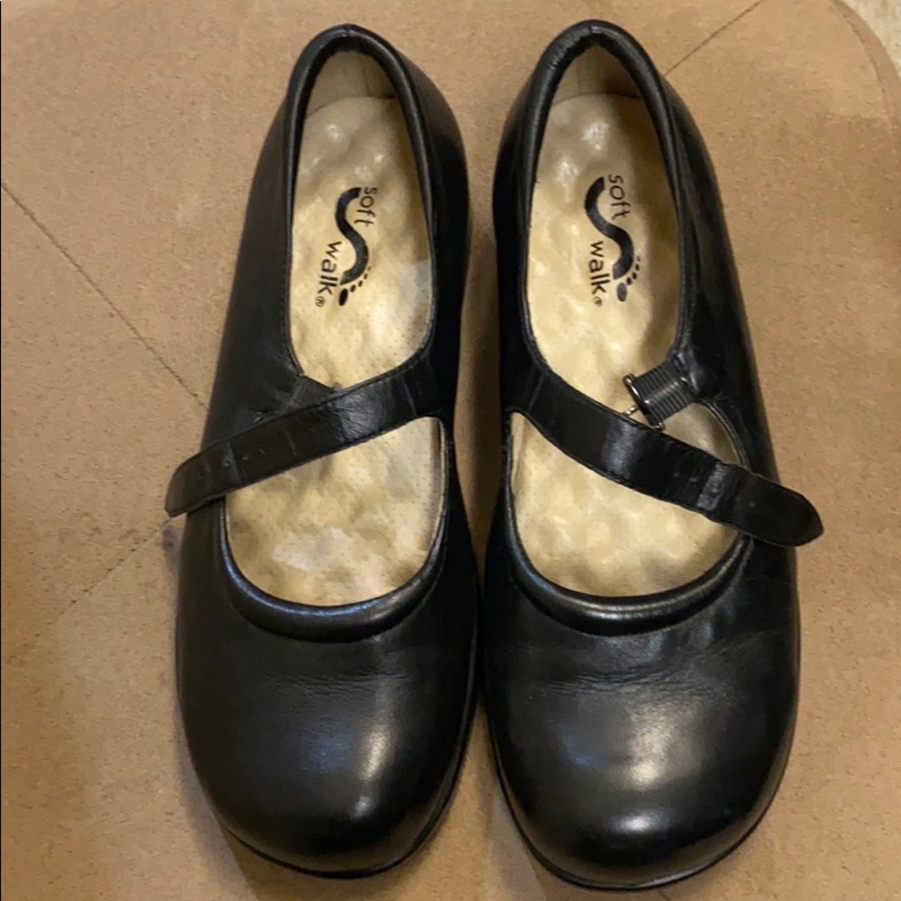 SoftWalk Women's Jupiter Mary Jane